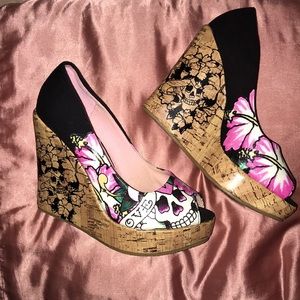 4 inch Ed Hardy Wedge Heel Size 6
